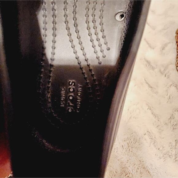 CROCS BLACK SLIP ON SUMMER SHOES SIZE 8 - Picture 7 of 7